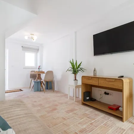 Alma Marina 度假居 *